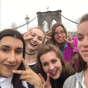 Meet your Posher, Addison